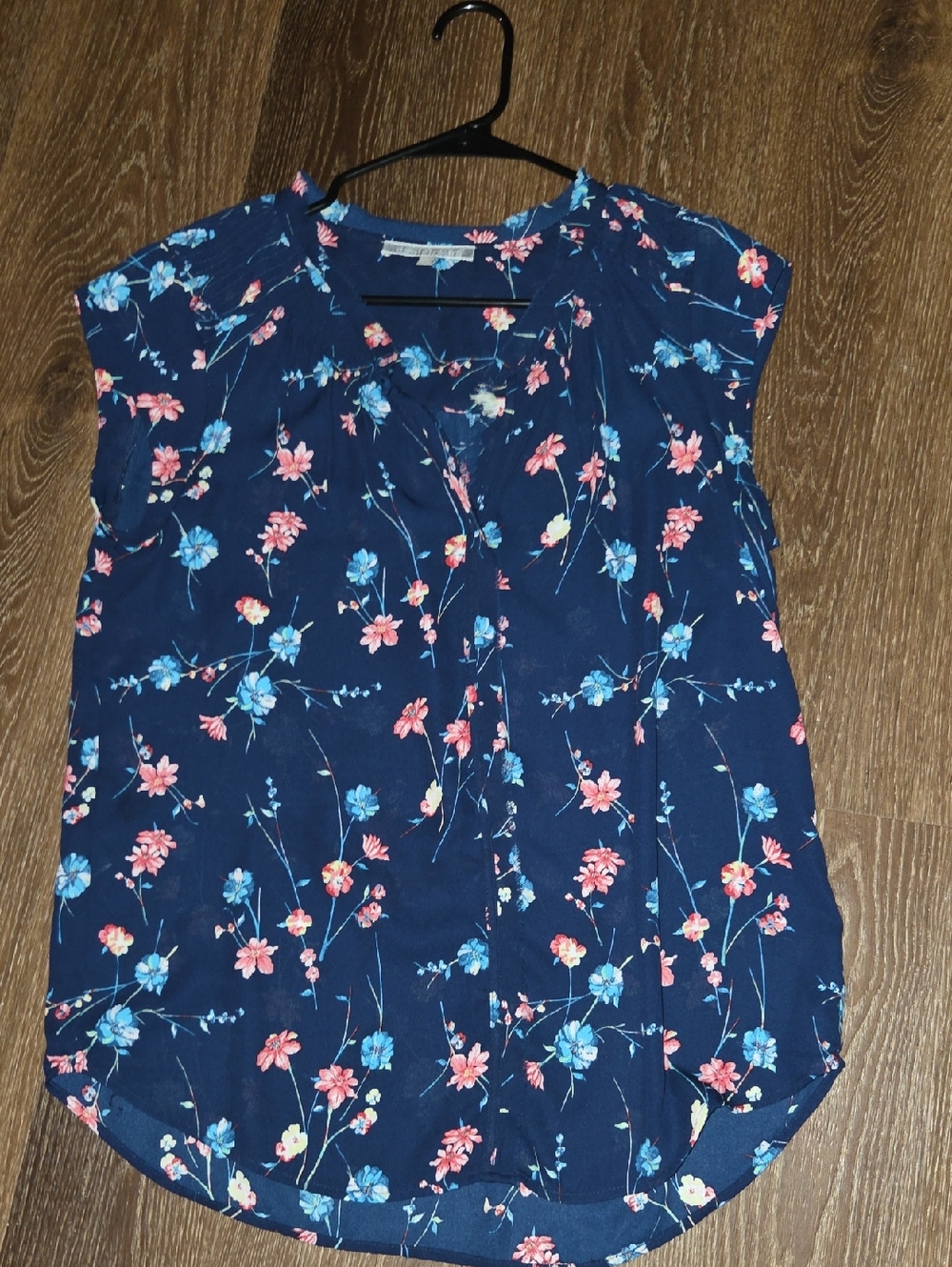 DanielRainn Women’s Navy Floral Cap-Sleeve Blouse M